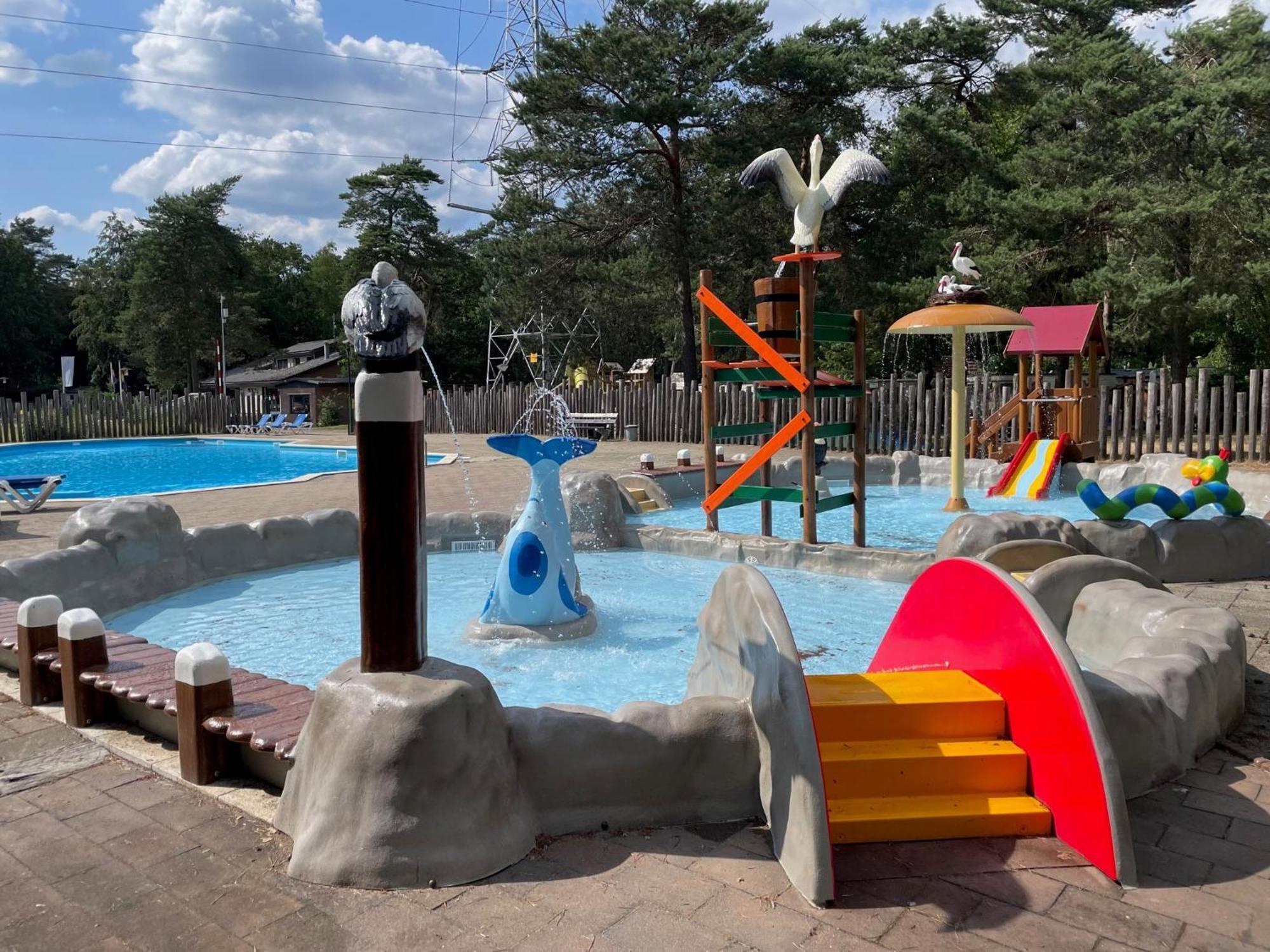 Vakantiepark Hertenhorst 비크버겐 외부 사진